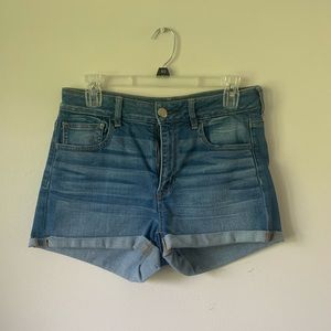 High-wasted American Eagle shorts!